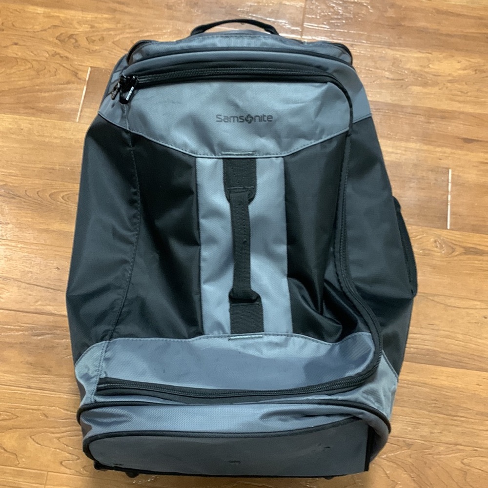Samsonite Travel Duffle Bag with wheel